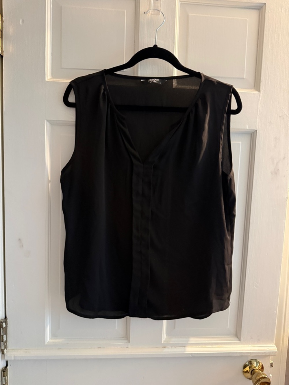 zeagoo Black Sleeveless V-Neck Chiffon Camisole